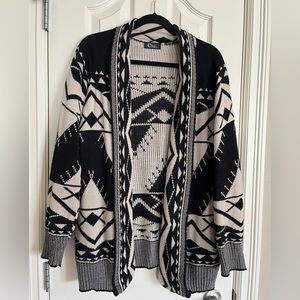 Aztec black and white print open sweater size XXL